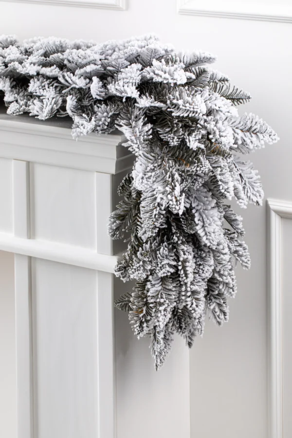 Nobiles Fir Snow Covered PE Garland - Image 3